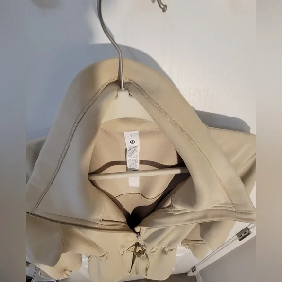 Lululemon Softstreme Cinch-Waist Jacket Trench Tan•Full Zip Pocketed Jacket•XS/2 - Picture 12 of 16